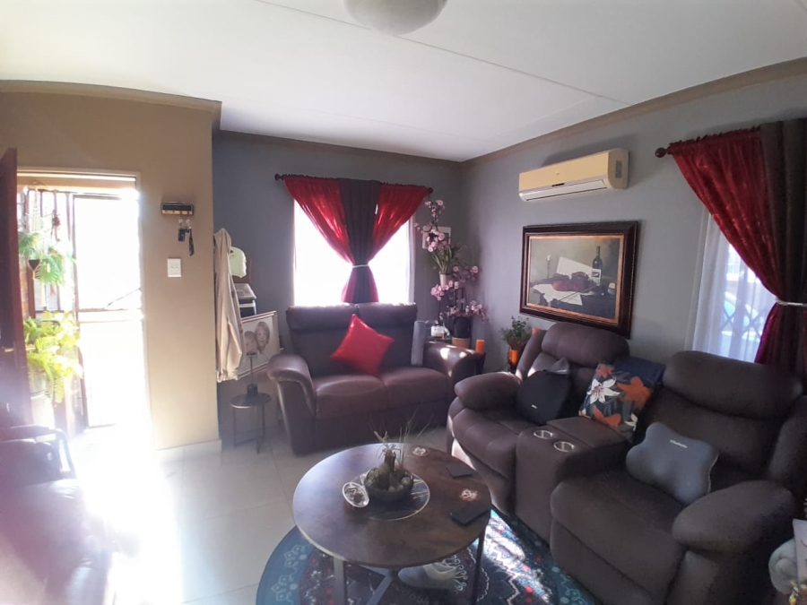 To Let 2 Bedroom Property for Rent in Kathu Northern Cape